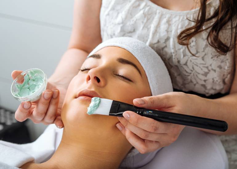 The Complete Guide to Cosmetic Skin Clinics